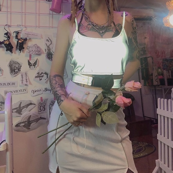 Silver reflective buckle crop top - Picture 2 of 16